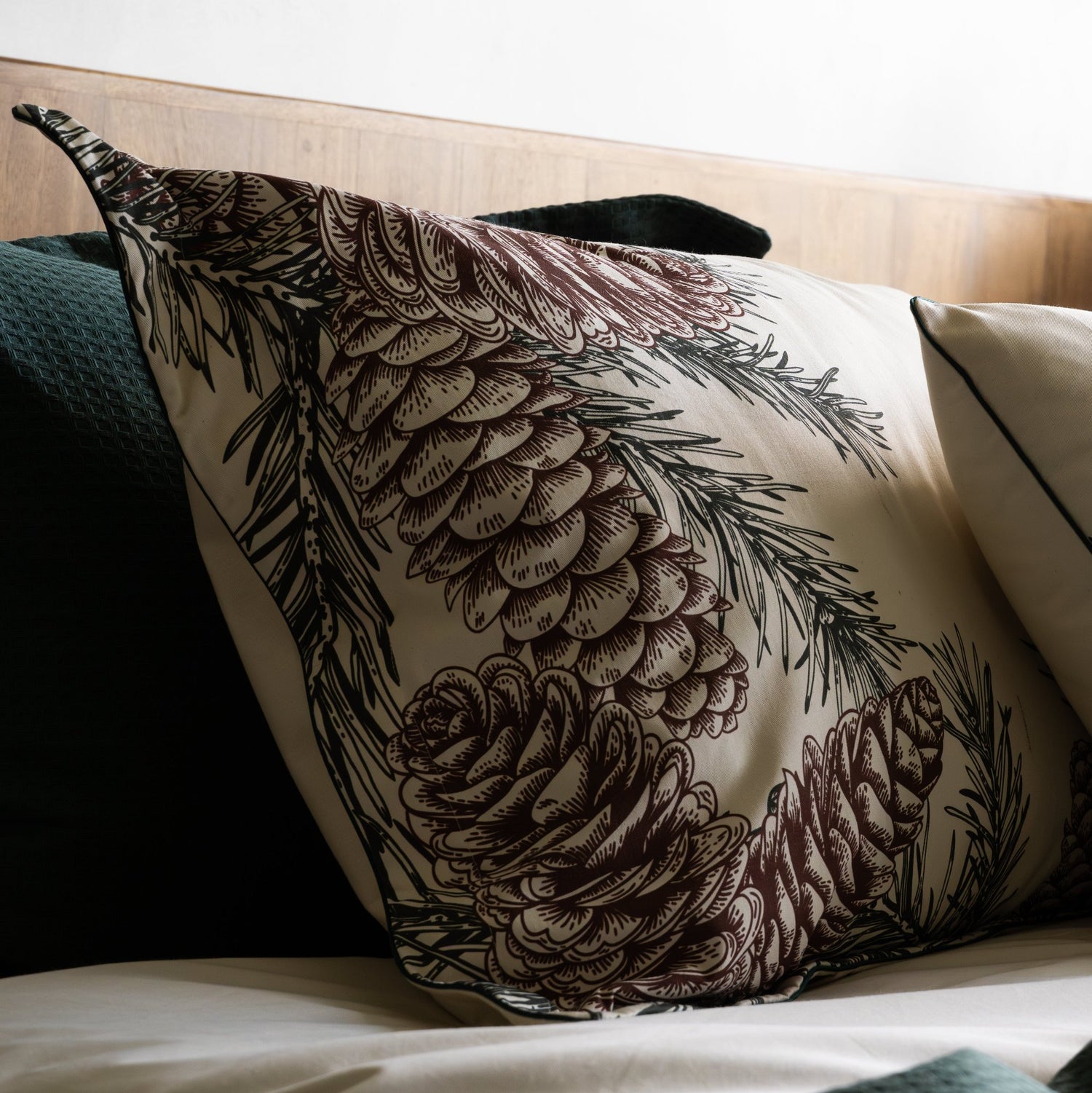 Juego x2 fundas para almohada navideñas piñas de pino