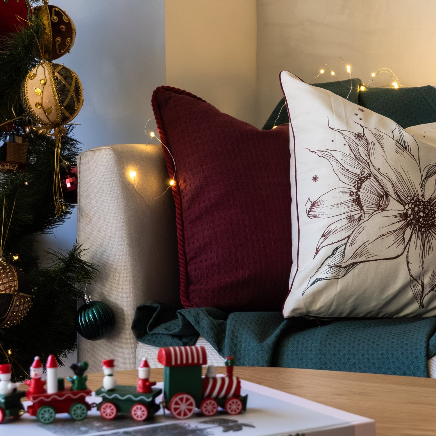 Funda piquet para cojín con cordón Vinotinto