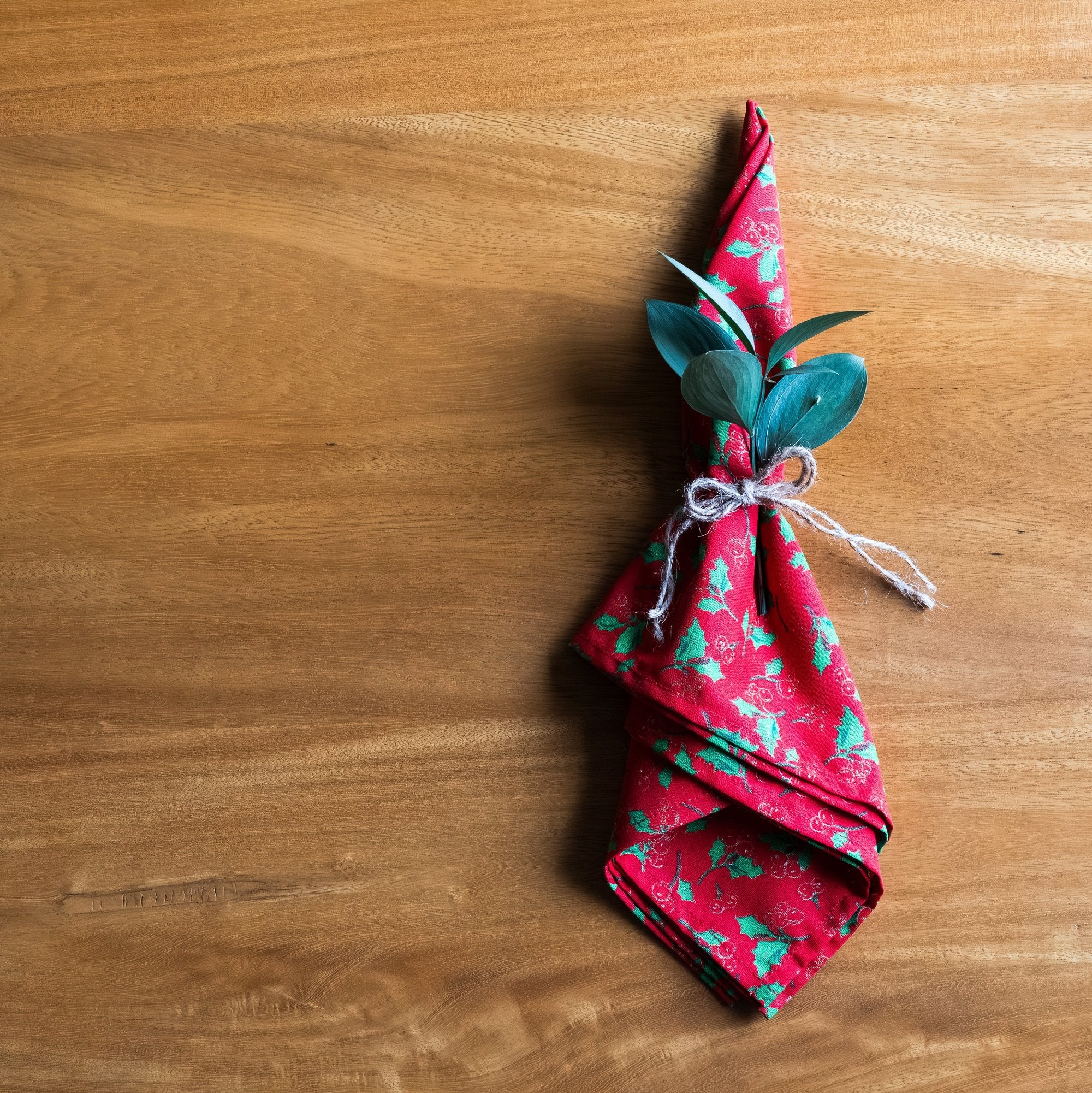 Juego x2 servilletas de tela navideñas Muerdagos Roja