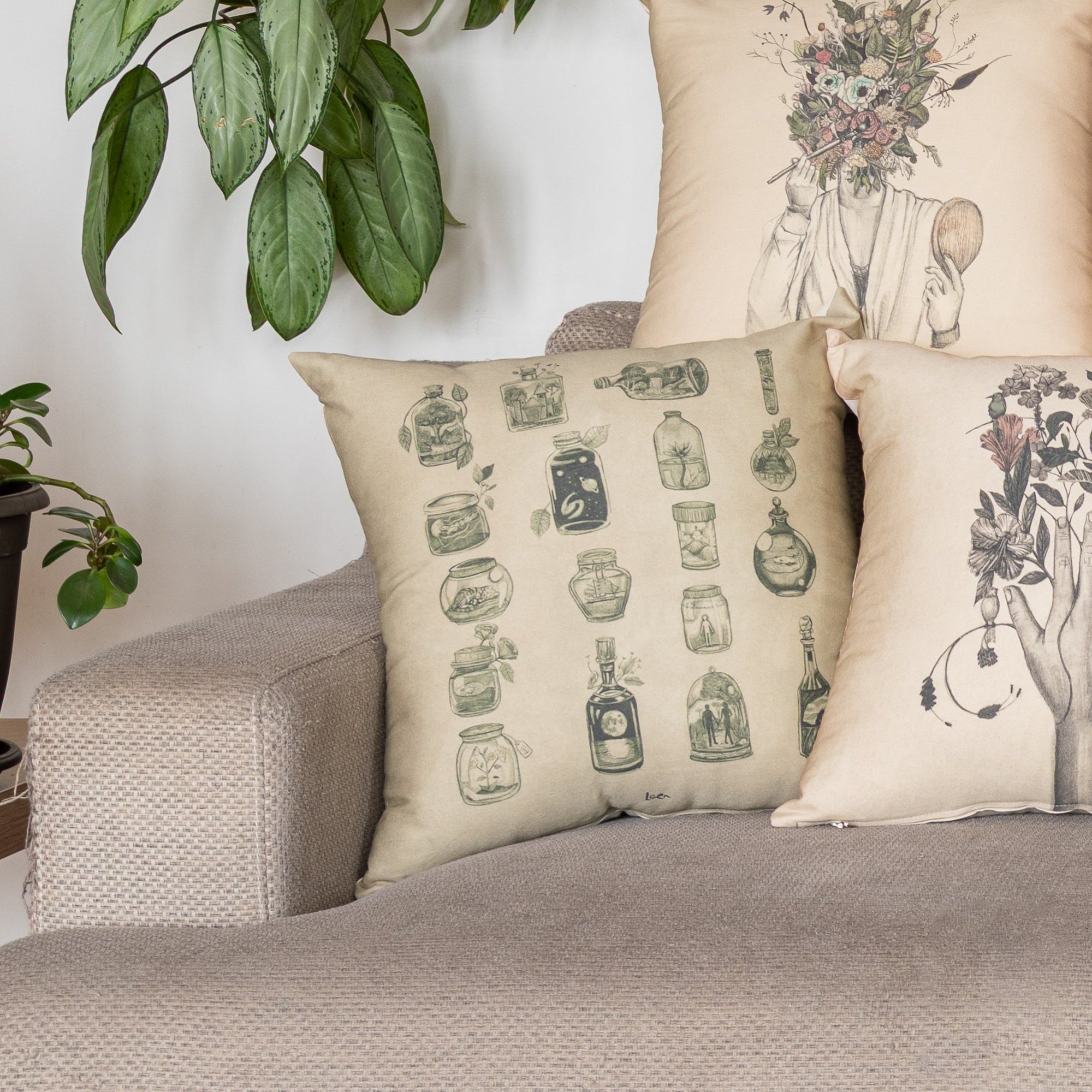 Funda Cojin Cuadrada Ilustrada Recipientes By Leen