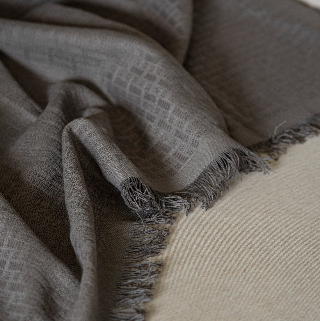 Manta tejida Unicolor 100% algodón color Champignon