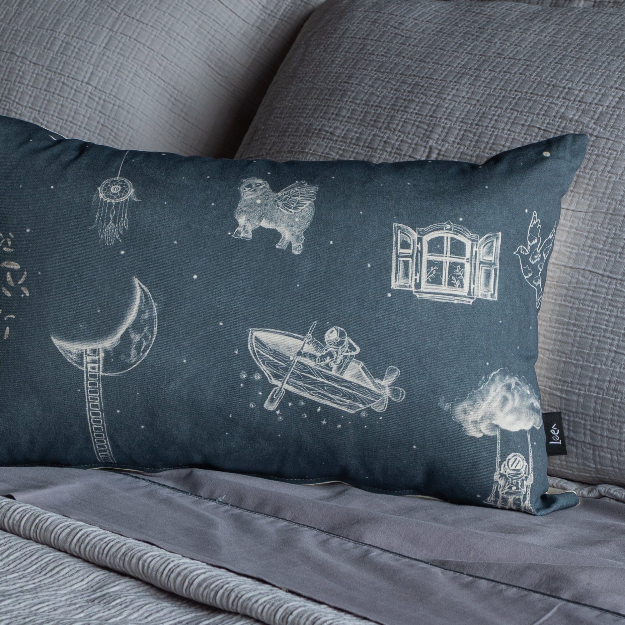 Funda Cojin Rectangular Ilustrada Durmiente By Leen