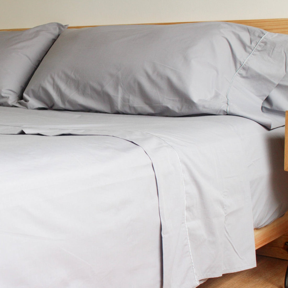 Juego de sábanas Lumiere 200 hilos 100% algodón Gris Oscuro
