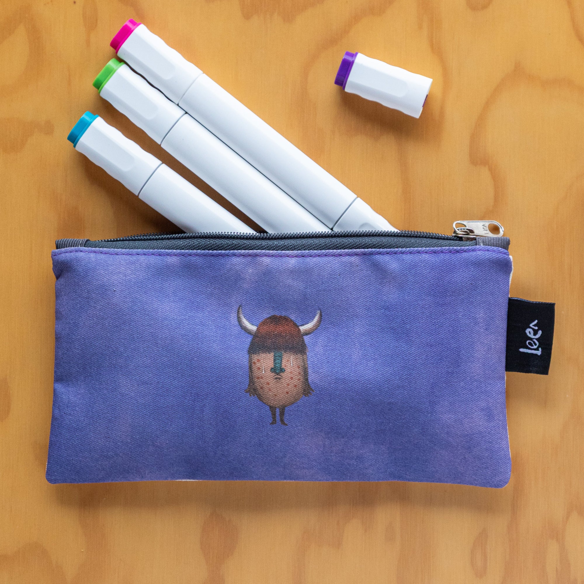 Mini Cartuchera Ilustrada Monstruo By Leen