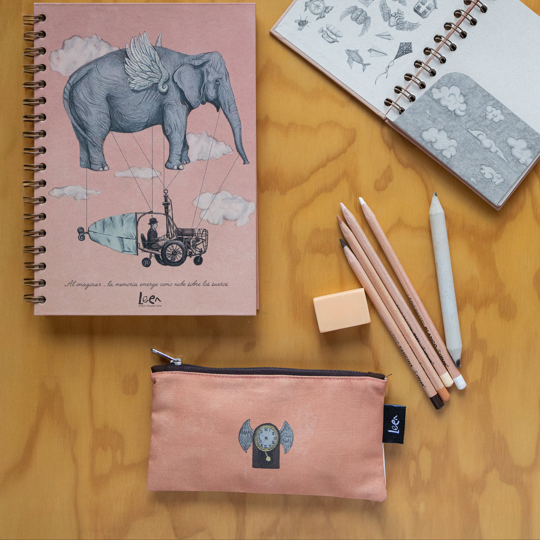 Mini Cartuchera Ilustrada Reloj Alas By Leen