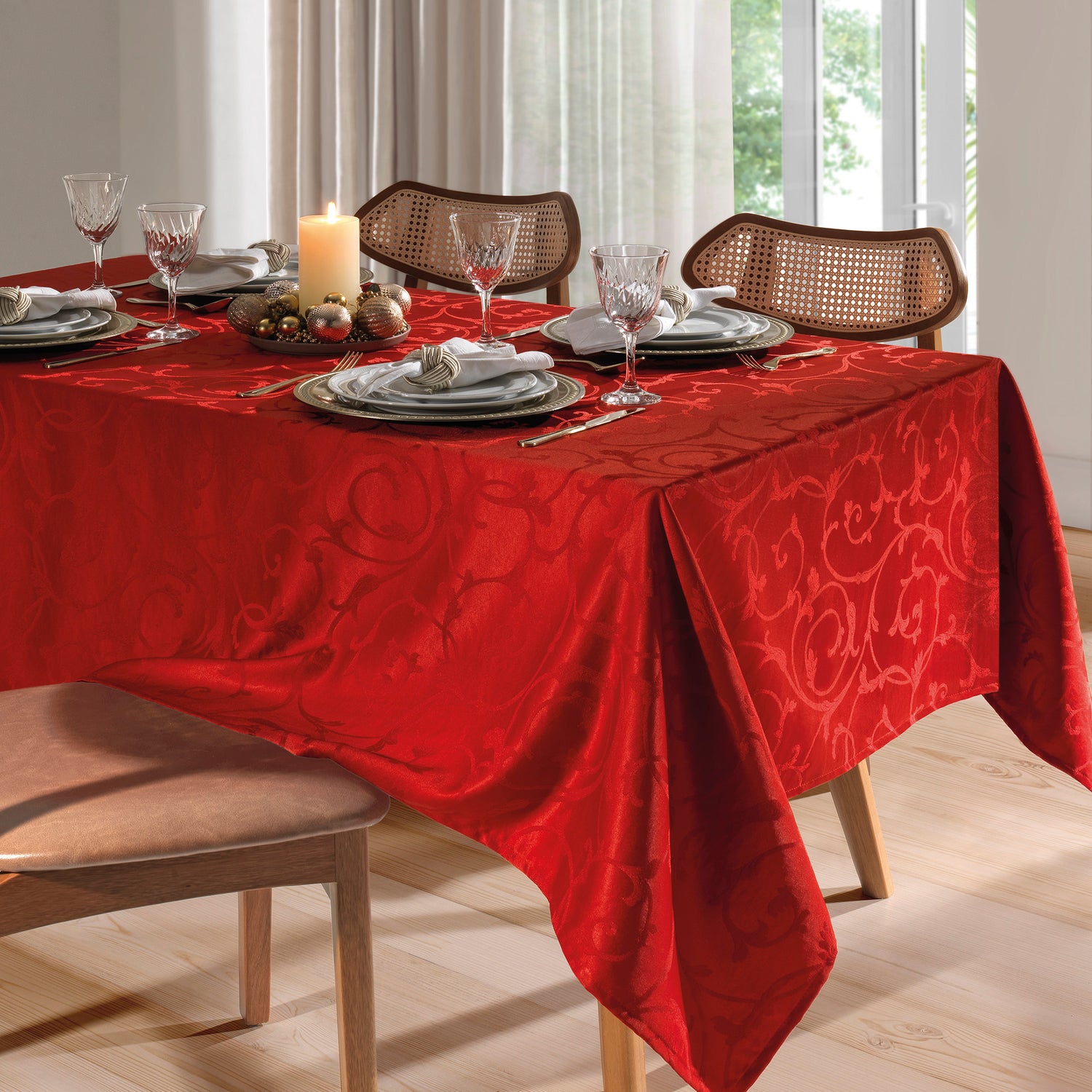 Mantel decorativo navideño en jacquard rojo