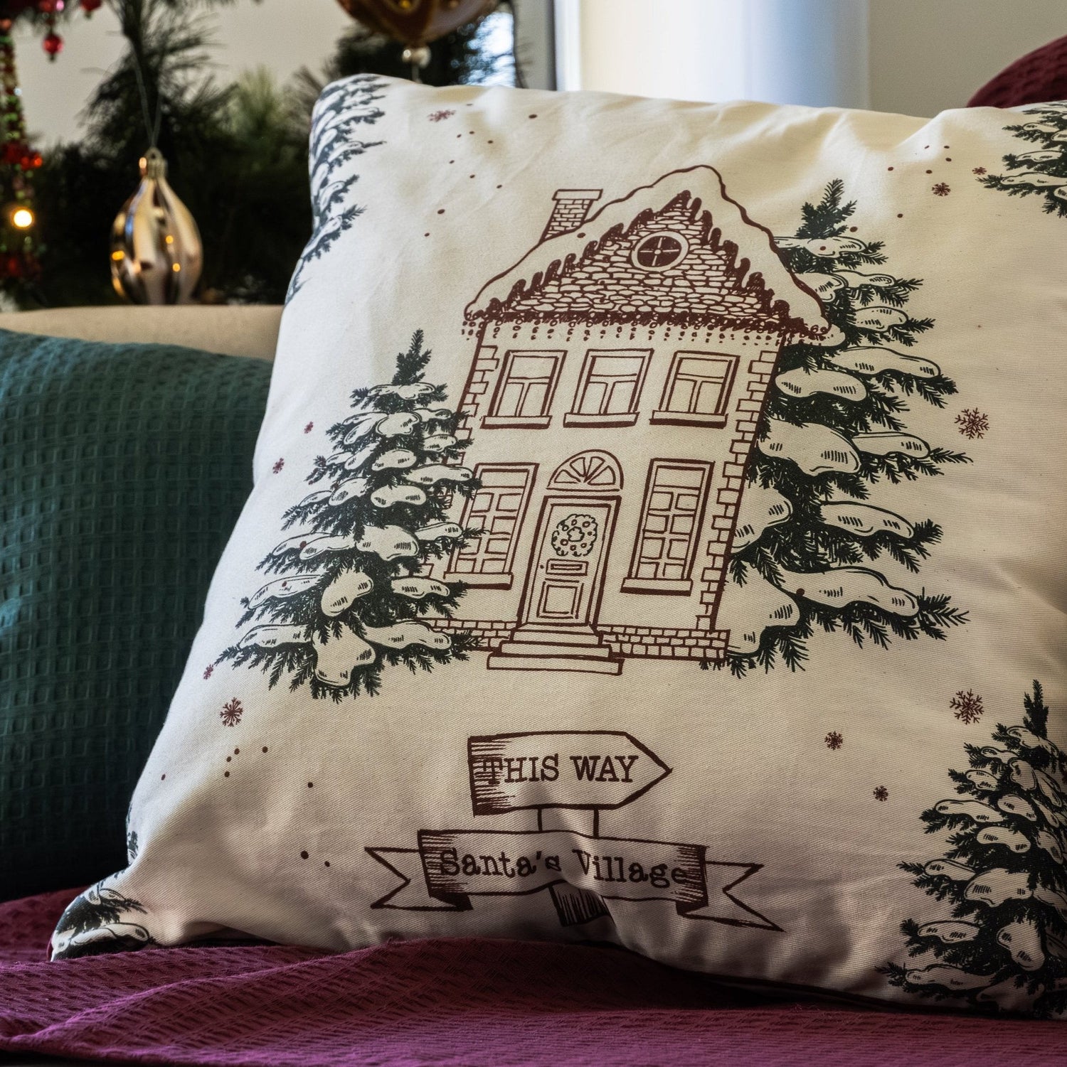 Funda decorativa para cojín navideña Casa Papá Noél