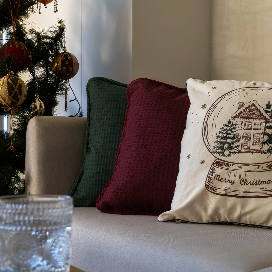 Funda piquet para cojín con cordón Vinotinto