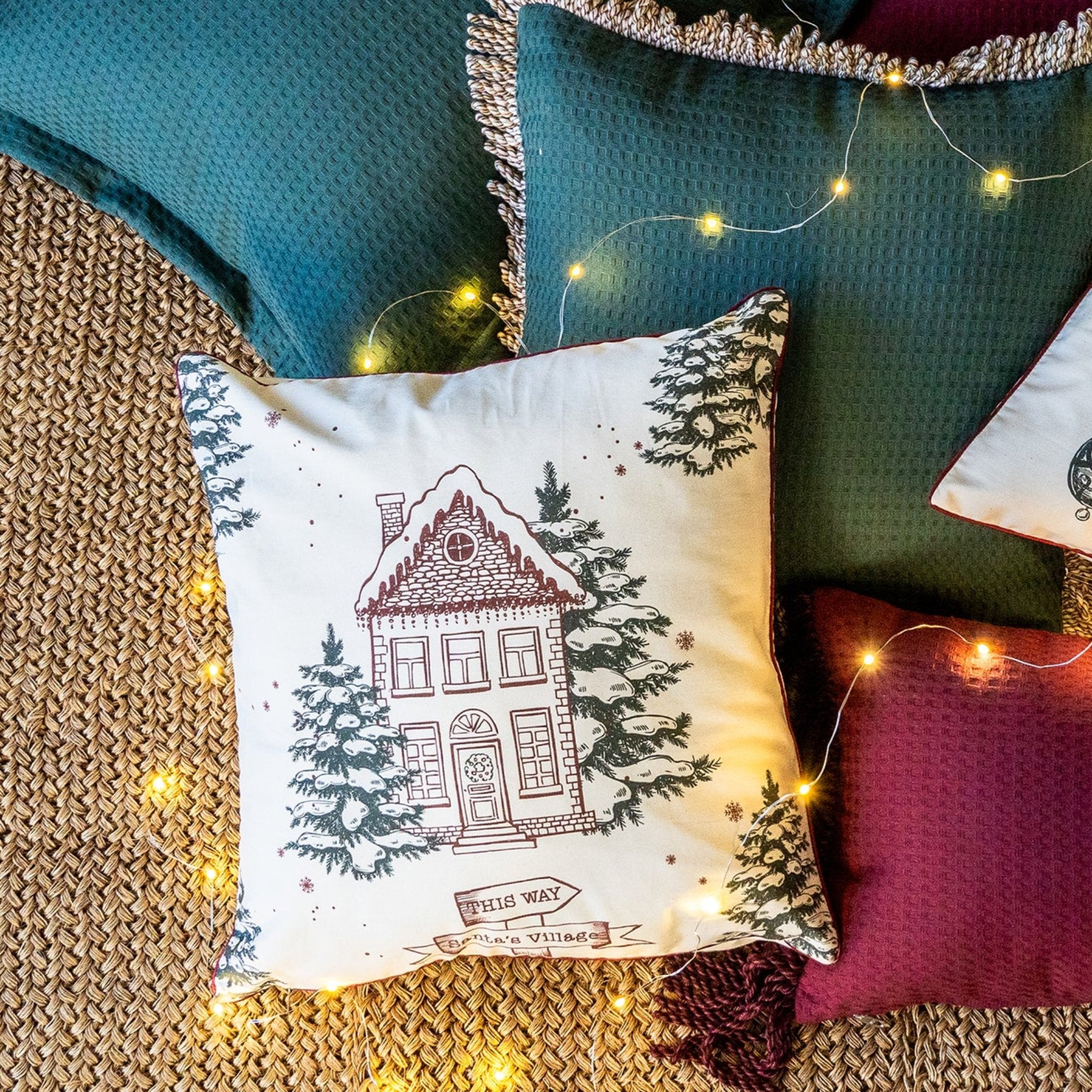 Funda decorativa para cojín navideña Casa Papá Noél