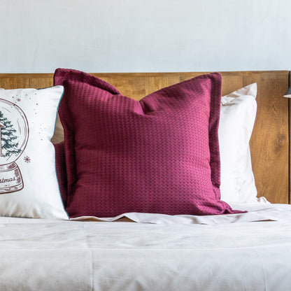 Funda piquet para cojín con pestañas Vinotinto