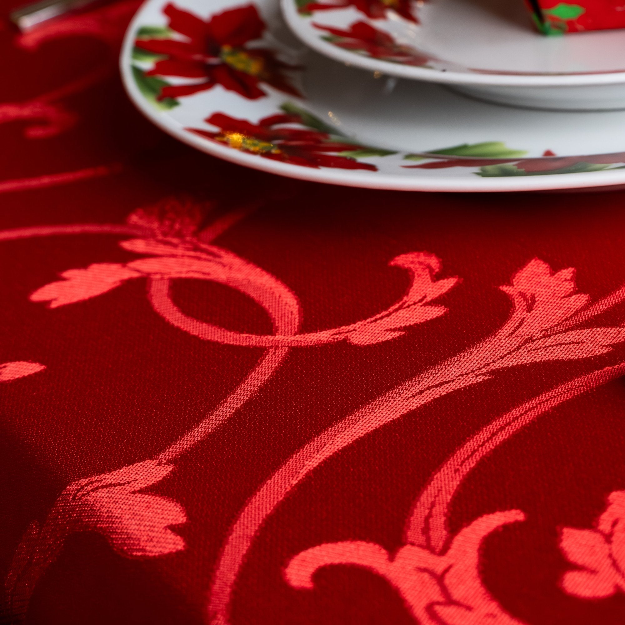 Mantel decorativo navideño en jacquard rojo