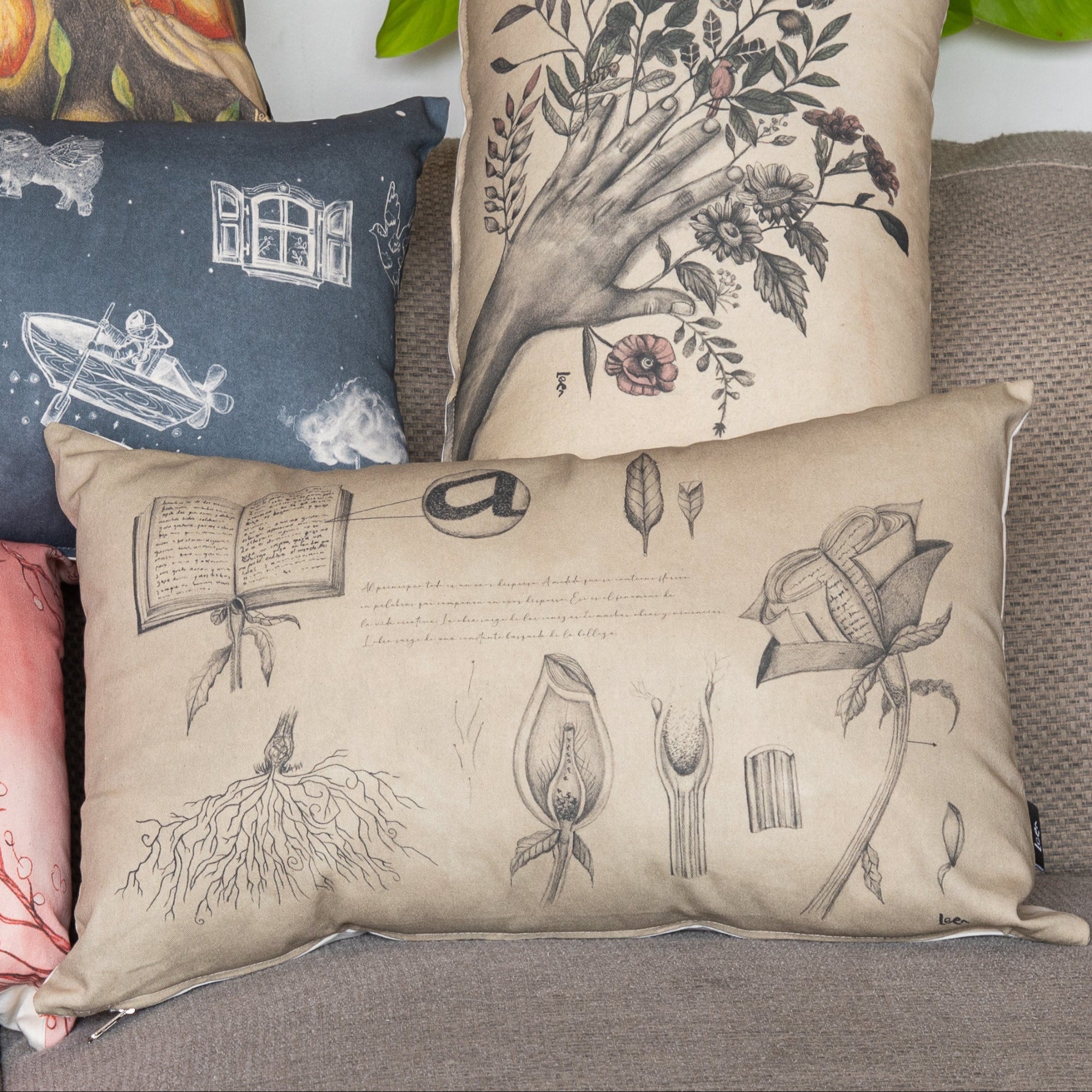 Funda Cojin Rectangular Ilustrada Jardín Interior By Leen