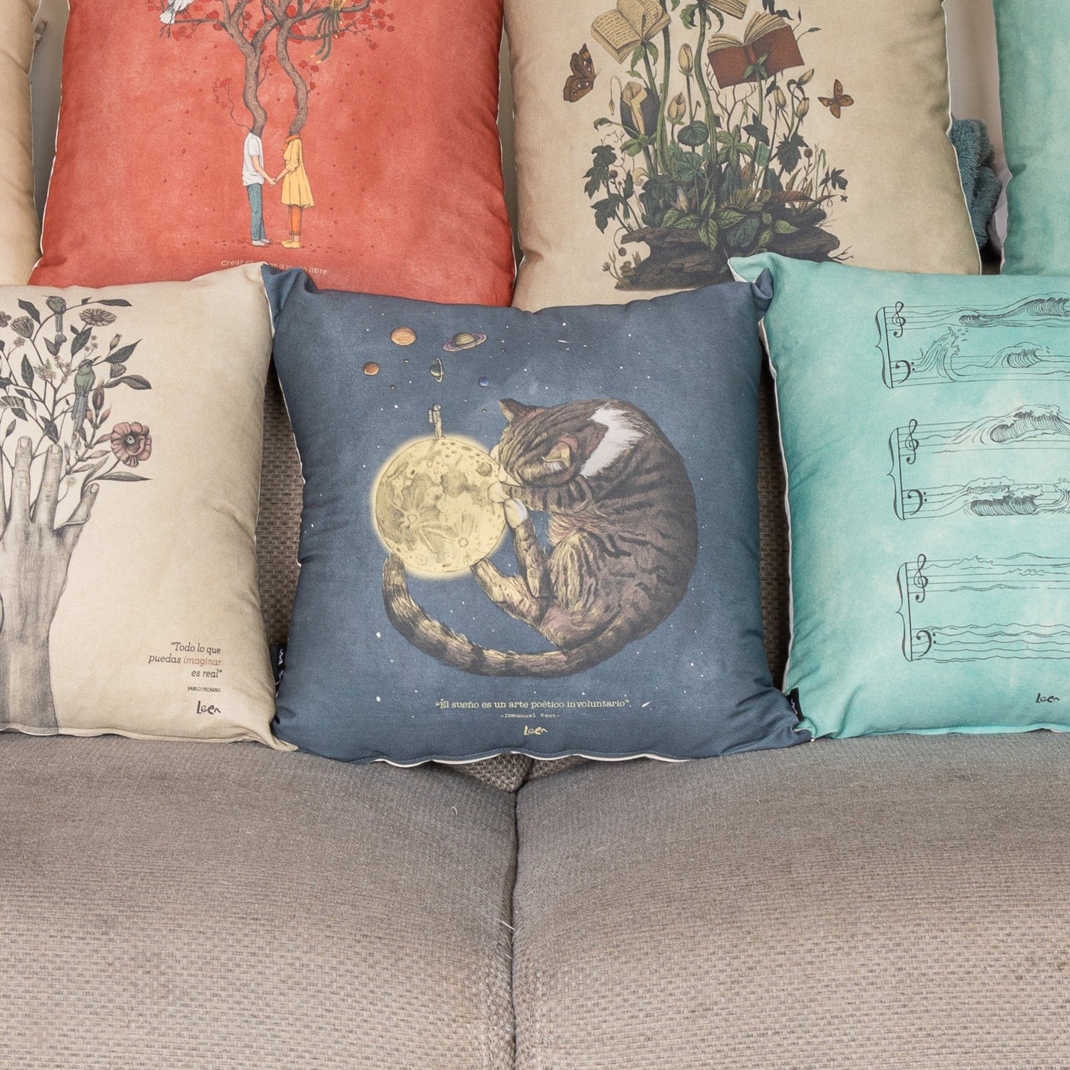 Funda Cojin Cuadrada Ilustrada Durmiente By Leen