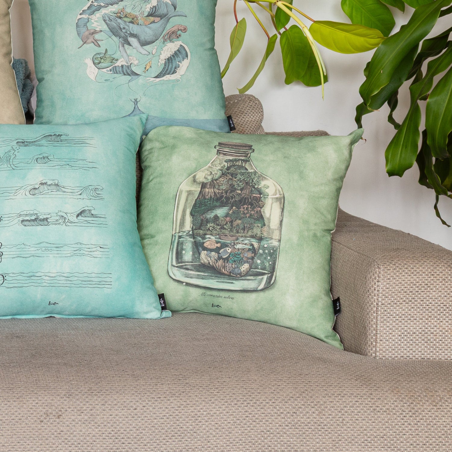 Funda Cojin Cuadrada Ilustrada Corazon Selva By Leen