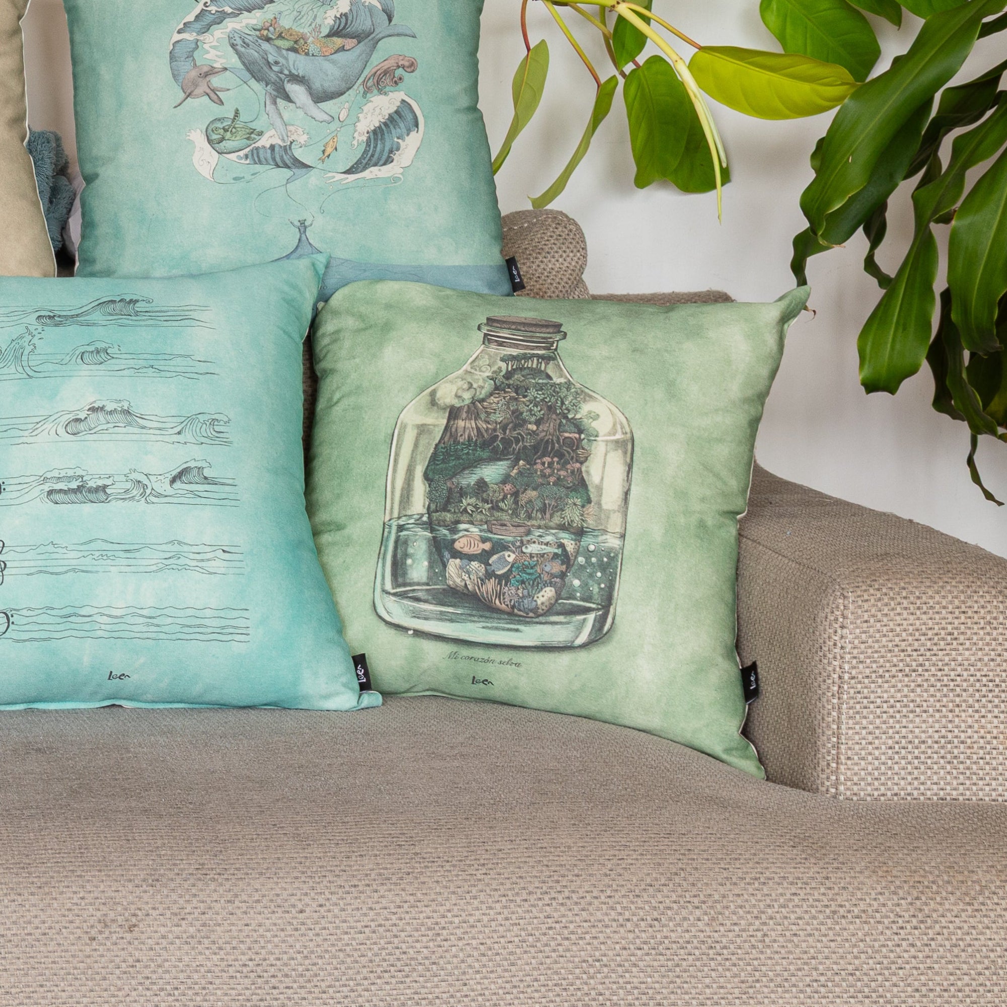 Funda Cojin Cuadrada Ilustrada Corazon Selva By Leen