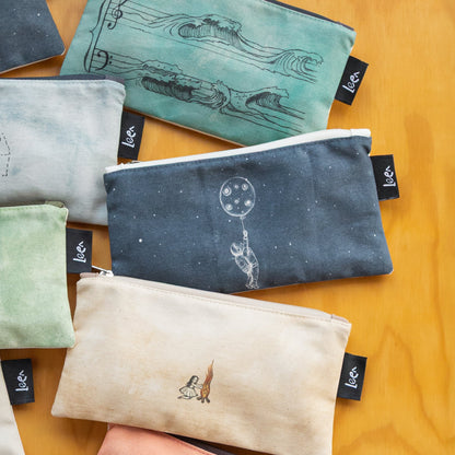 Mini Cartuchera Ilustrada Astronauta Luna By Leen