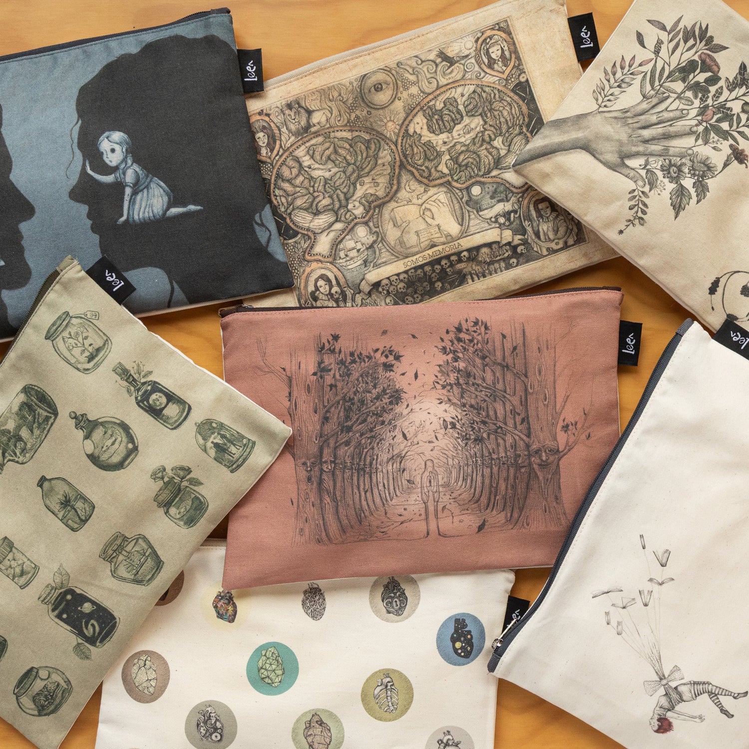 Portaútiles Ilustrado Manos Flores By Leen