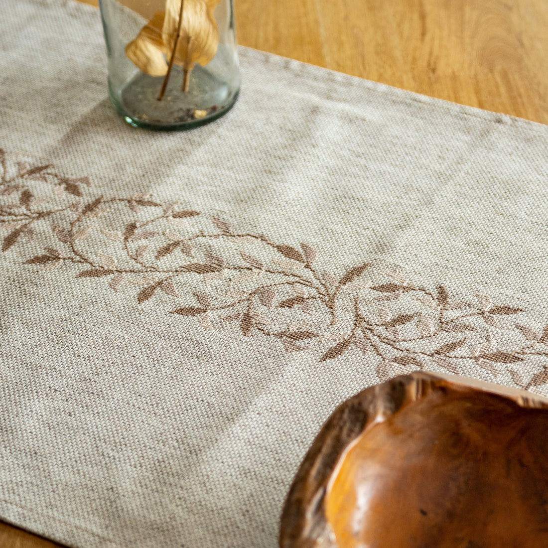 Camino de mesa para bordar en Lino