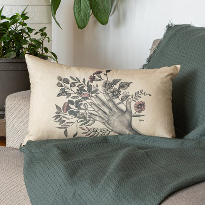 Funda Cojin Rectangular Ilustrada Manos Flores By Leen