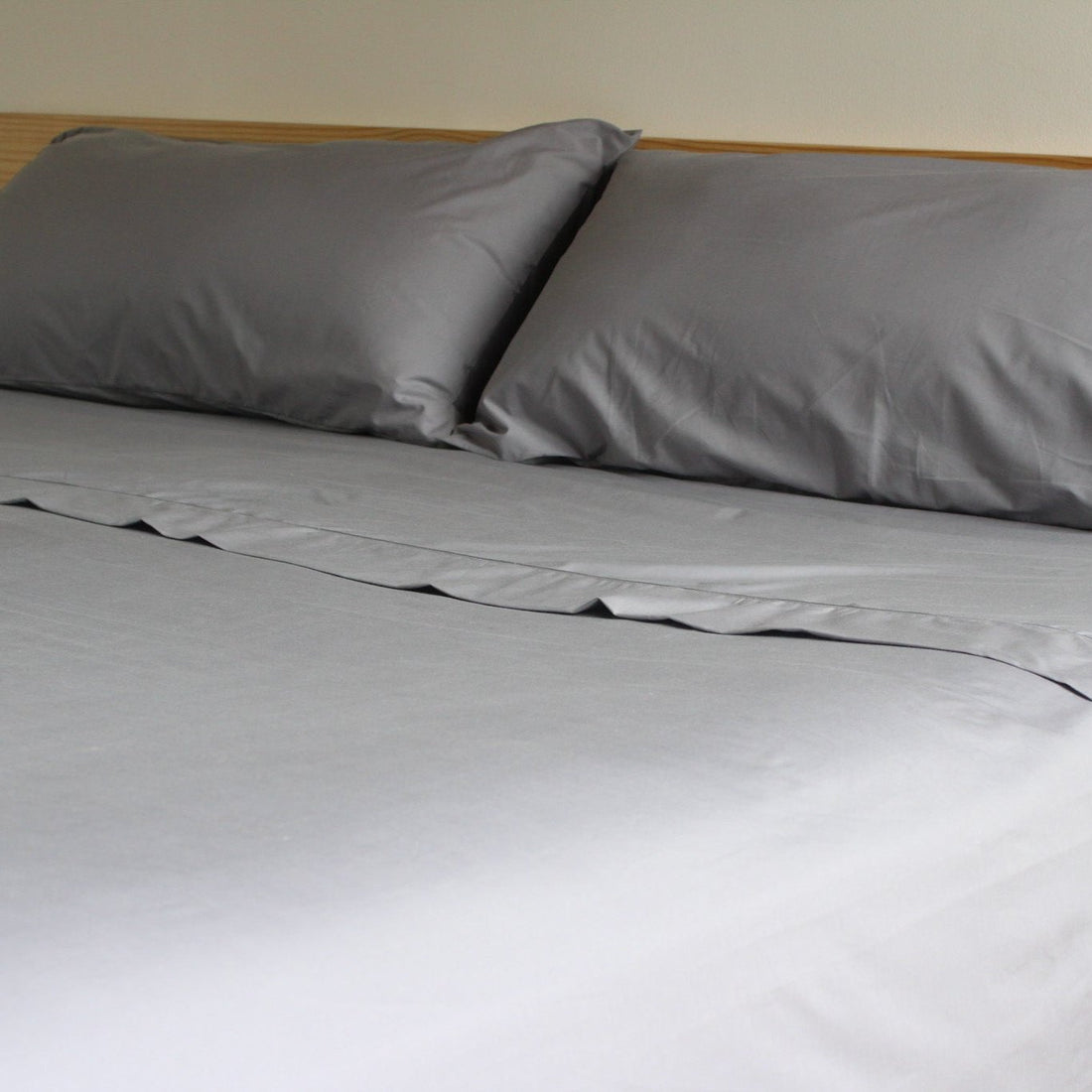 Juego de sábanas Lumiere 200 hilos 100% algodón Gris Oscuro