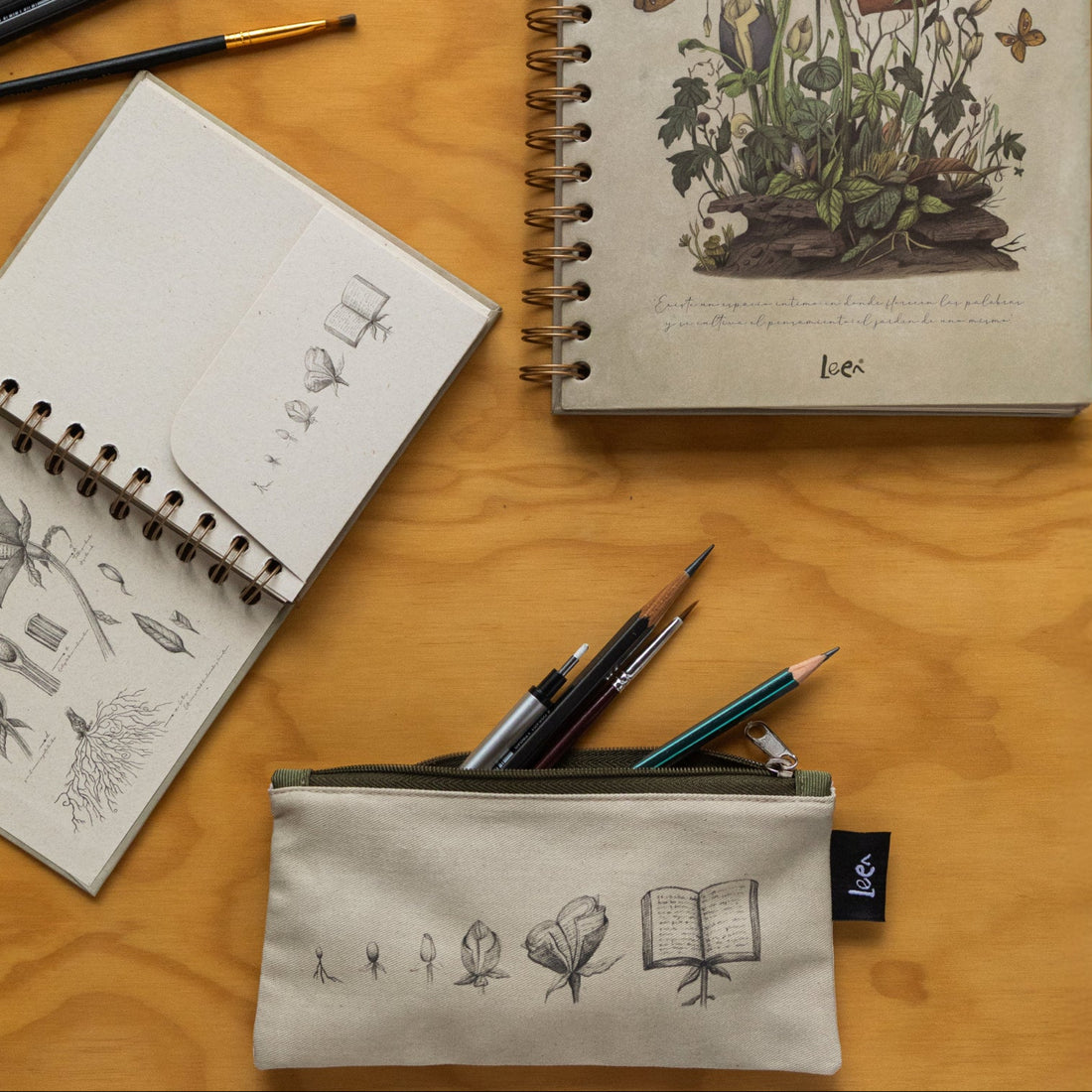 Mini Cartuchera Ilustrada Jardin Interior By Leen