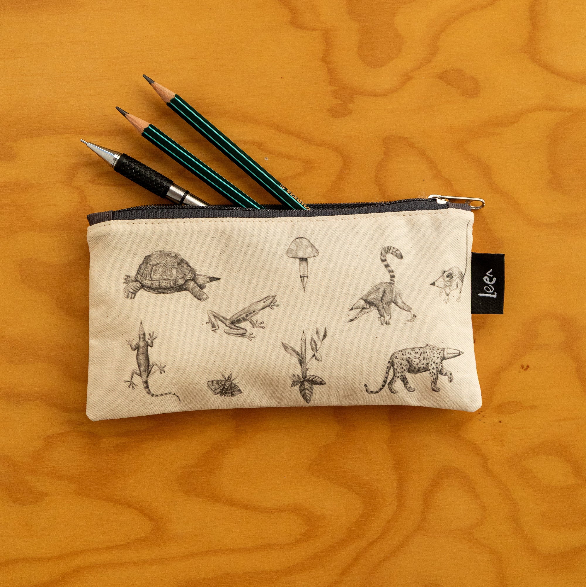 Mini Cartuchera Ilustrada Lapiz Animales By Leen