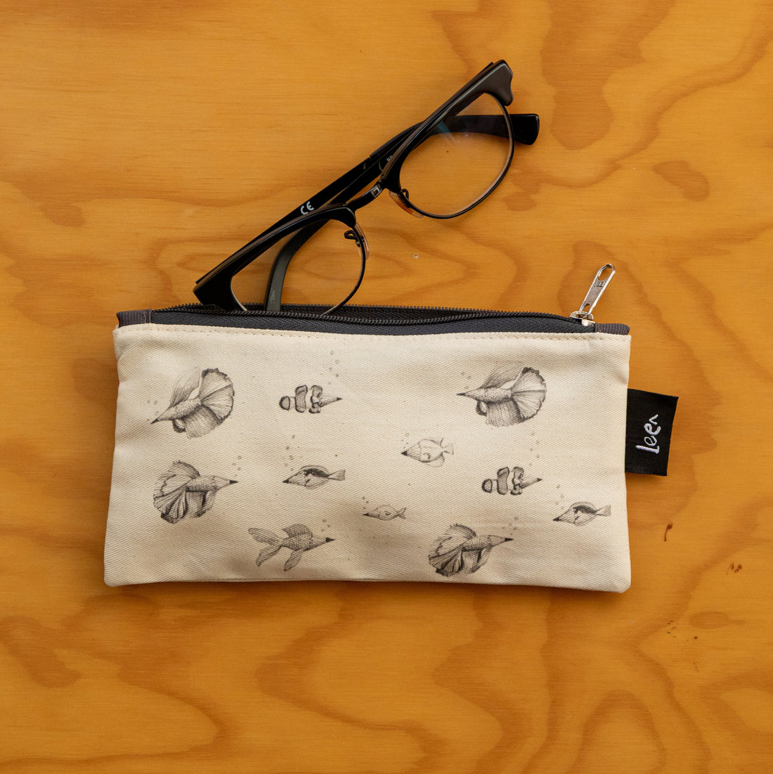Mini Cartuchera Ilustrada Lapiz Peces By Leen