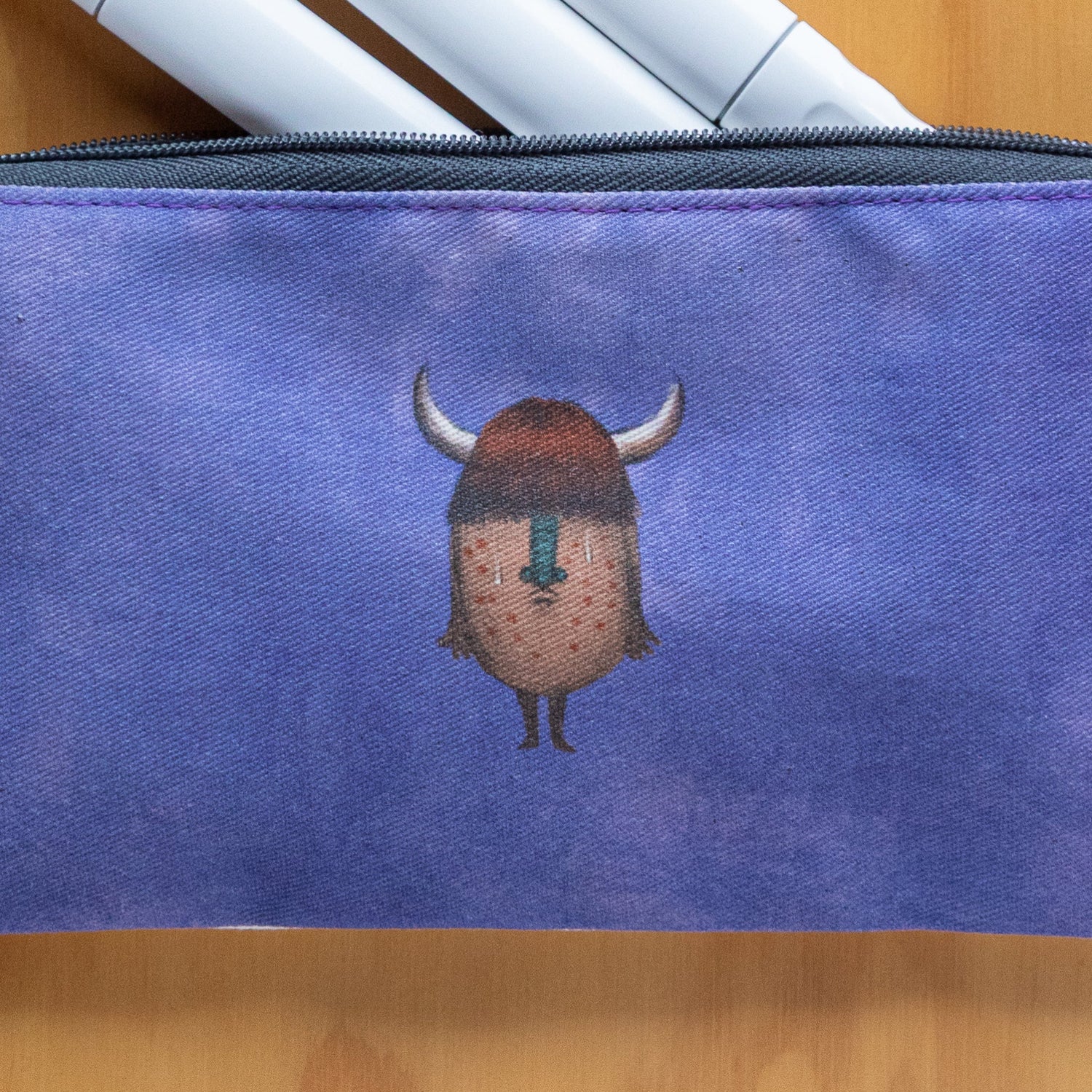 Mini Cartuchera Ilustrada Monstruo By Leen