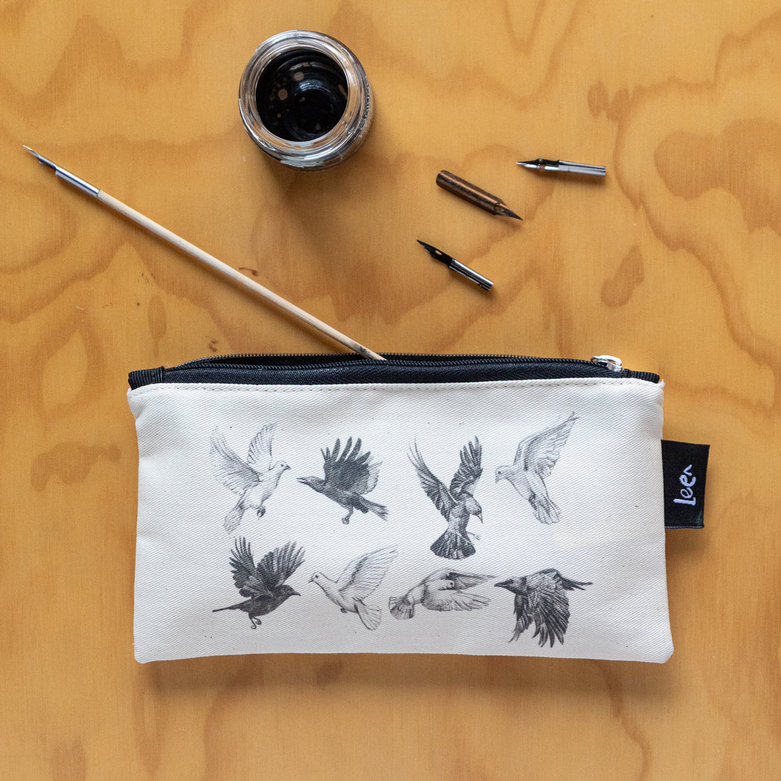 Mini Cartuchera Ilustrada Vuelos By Leen