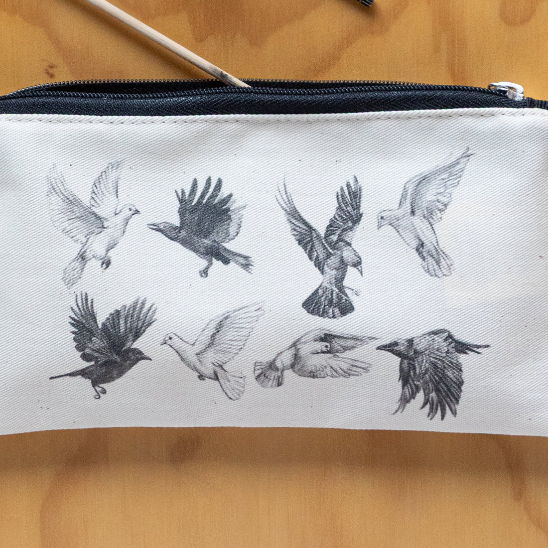 Mini Cartuchera Ilustrada Vuelos By Leen