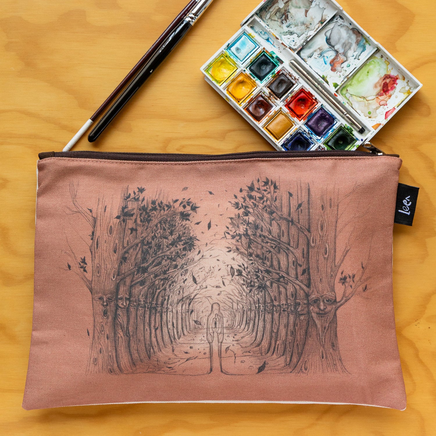 Portaútiles Ilustrado Bosque Rojo By Leen